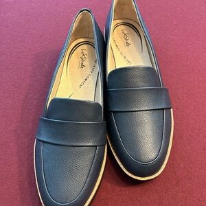 Life Stride Navy womens “infinity comfort” shoes size 10w. Brand new